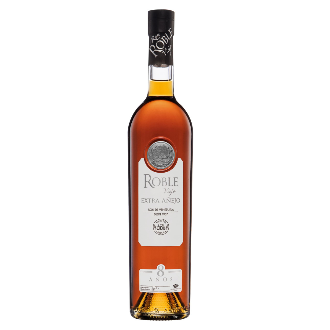 Roble Viejo Extra Anejo Rum 700ml
